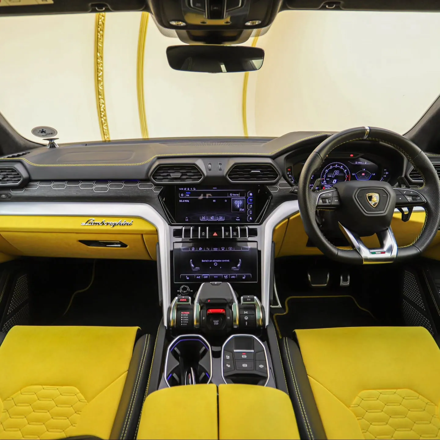 Urus thumbnail 11