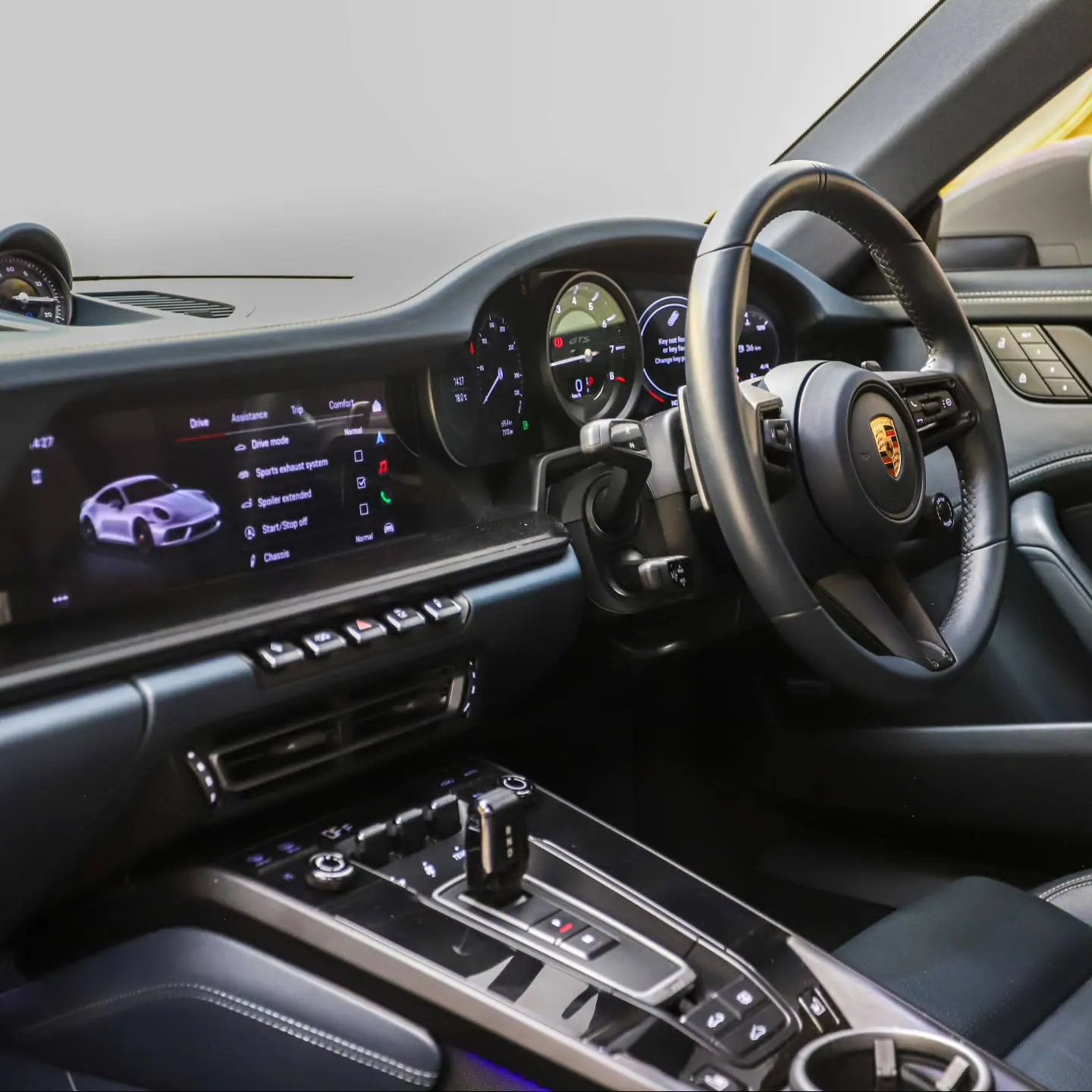 911 Carrera GTS (992) thumbnail 10