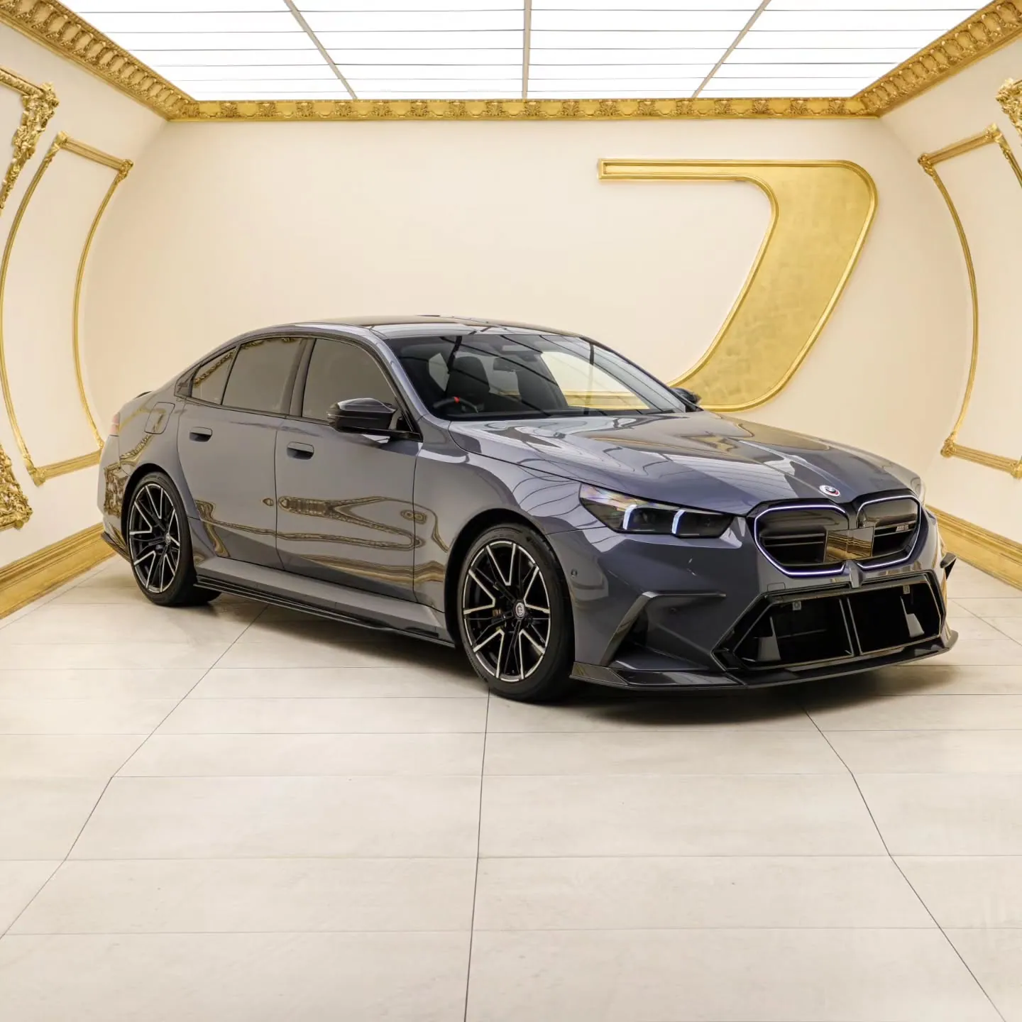 BMW M5 G90 in the Dadas Motorland studio
