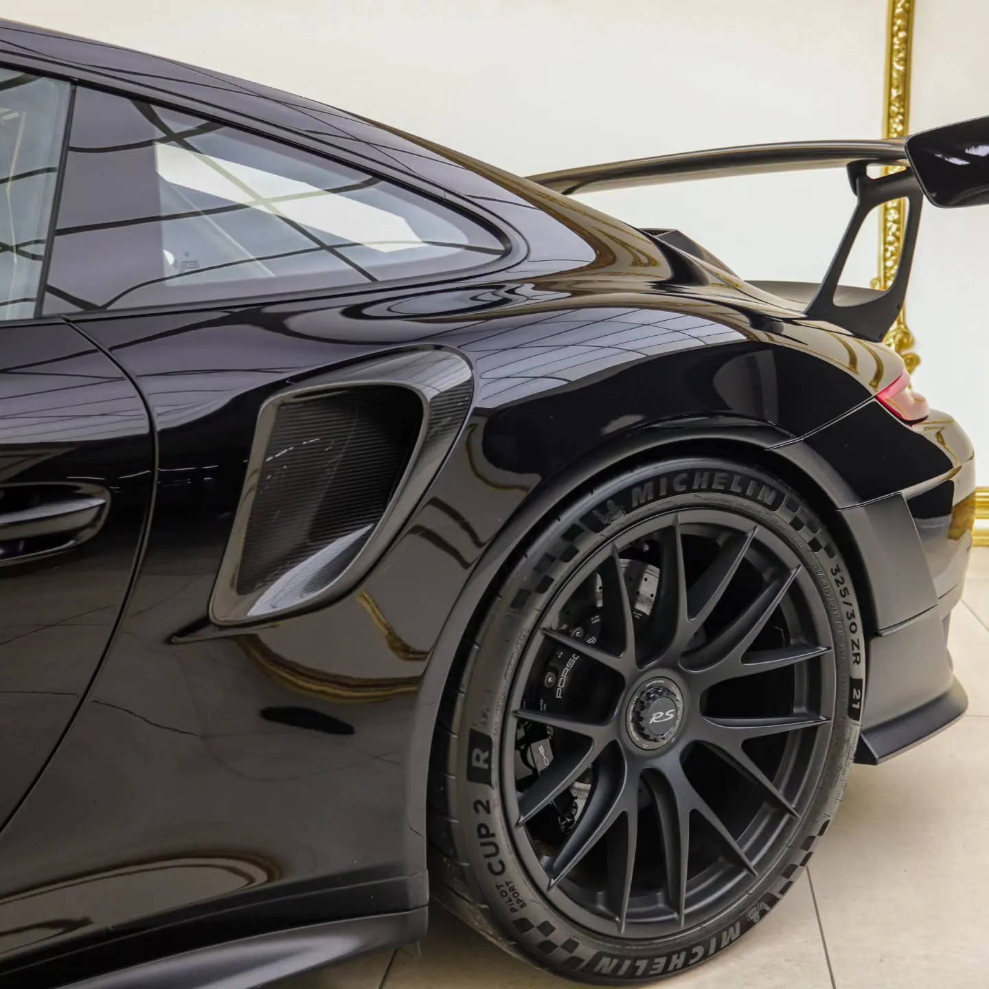 911 GT2 RS Weissach thumbnail 12